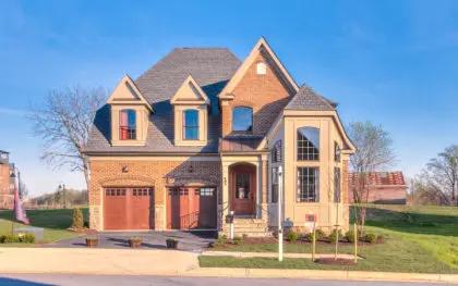 The Estate Home With Hyde Park II Package